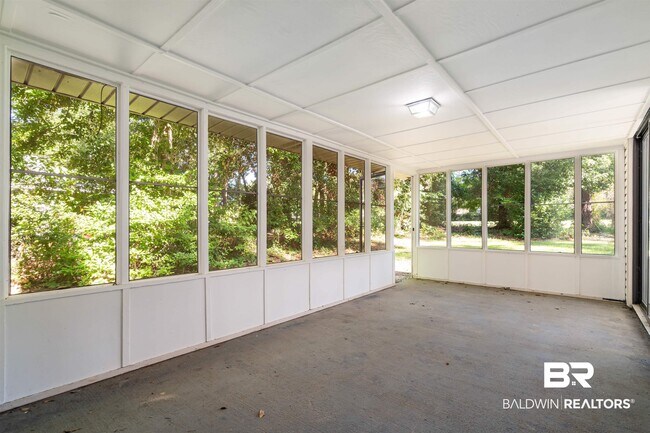 Building Photo - 167 Rolling Hill Dr