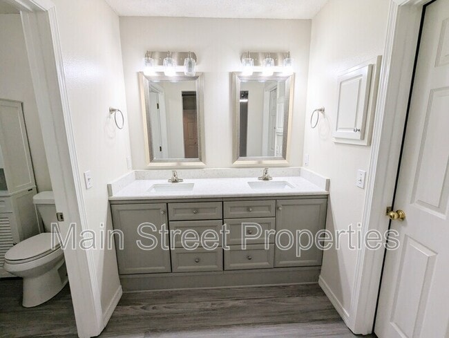 Building Photo - 7440 Chimney Pines Dr