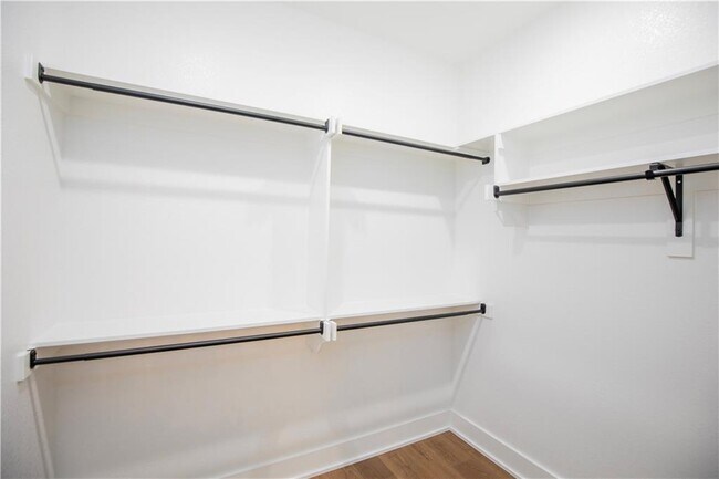 Building Photo - 6804 SW Basswood Ave