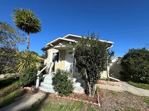 Building Photo - Charming 3 Bedroom, 1 Bath West Ventura Bungalow