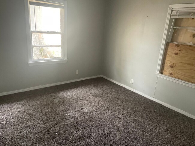 Building Photo - 4255 Rightway Ave