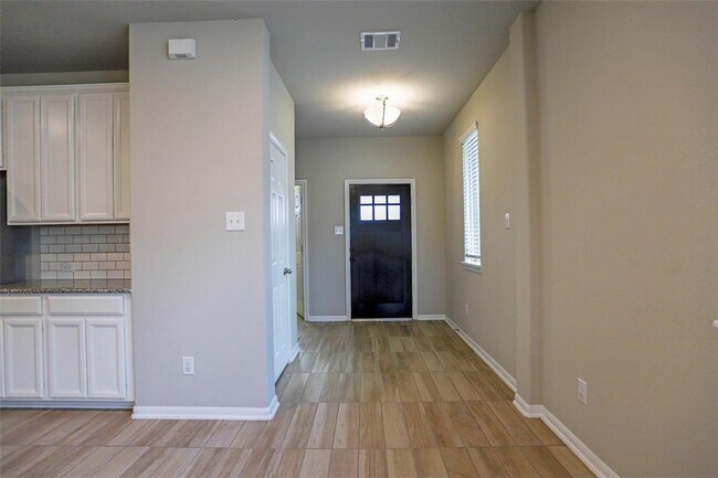 Building Photo - 26046 Quiet Field Ct
