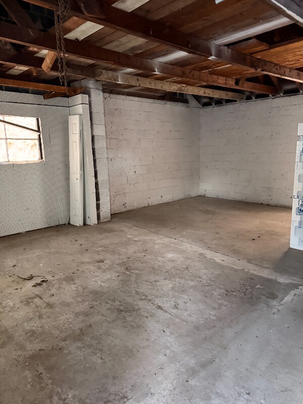 Building Photo - 8468 Timken Ave