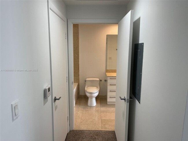 Building Photo - 550 Okeechobee Blvd