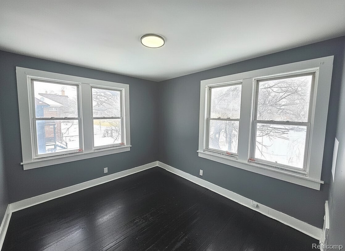 Building Photo - 2676 Sturtevant St