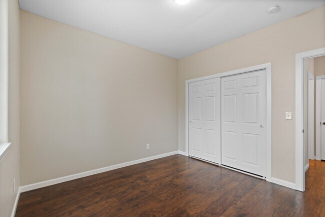 Building Photo - 3164 E 16th Ave