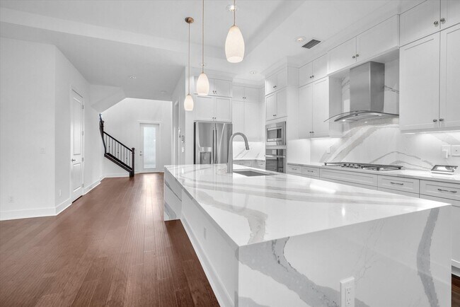 Building Photo - 13482 Artisan Cir