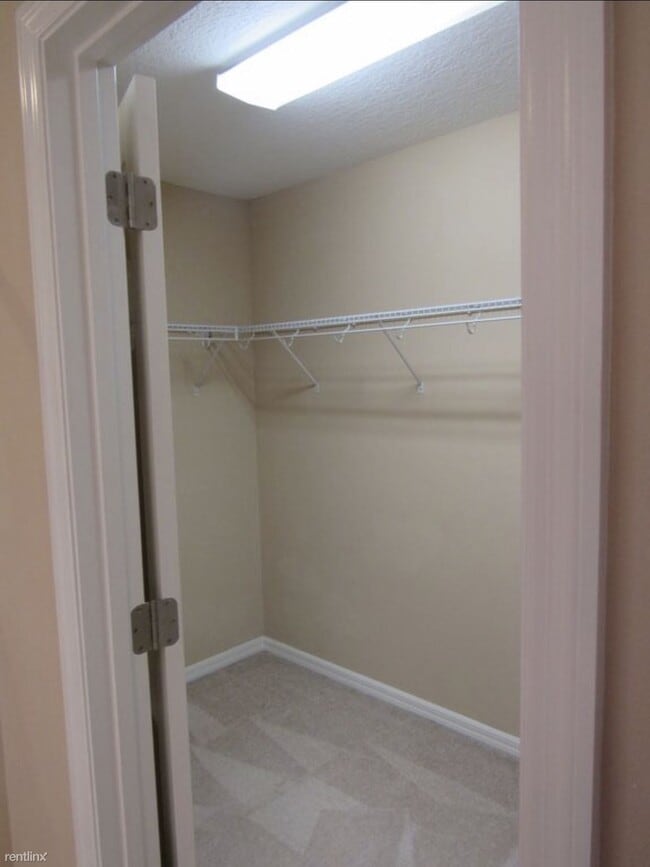 Building Photo - 644 Venice Place