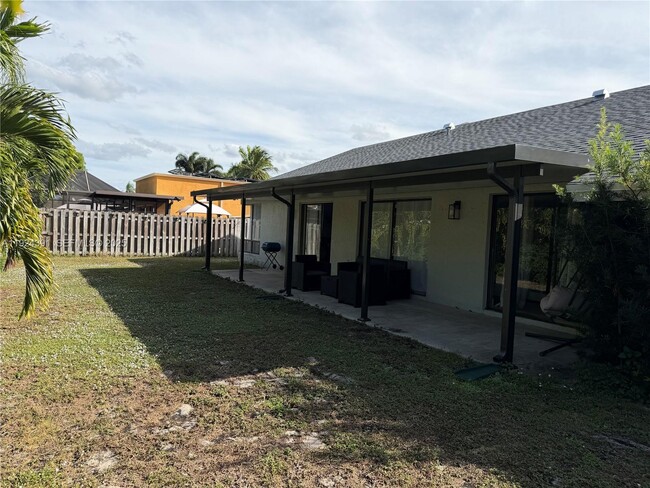 Building Photo - 8611 NW 51st Ct