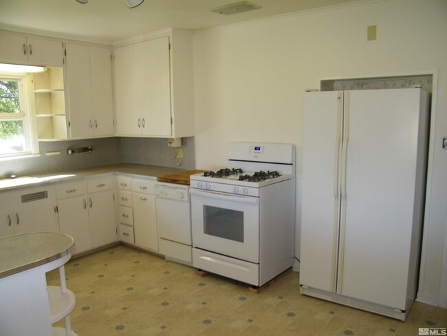 Building Photo - 494 Mottsville Ln