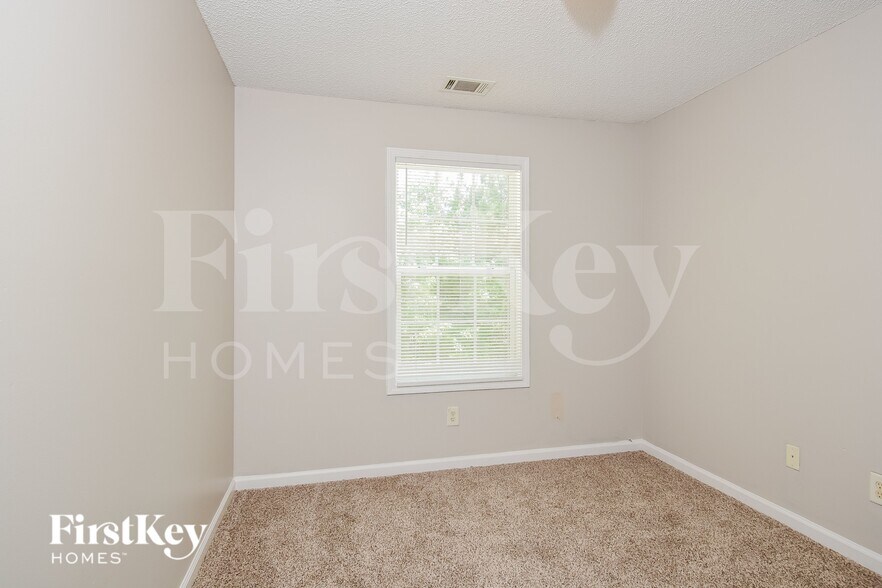 Building Photo - 6368 Olmadison Pl