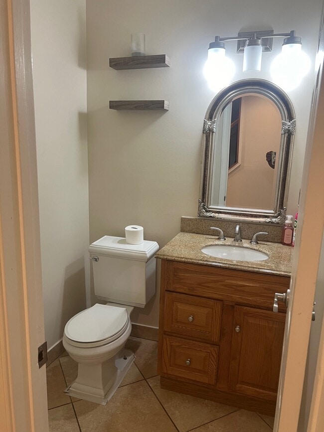 I/2 Bathroom - 1554 Willow Pond Dr
