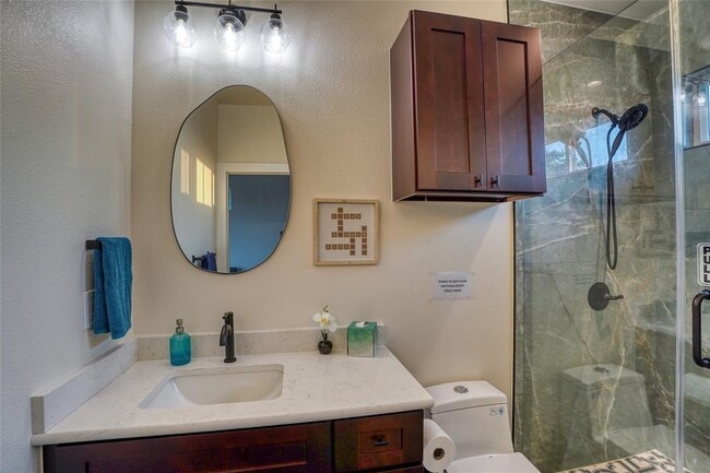 Building Photo - 7002 Deepwood Dr