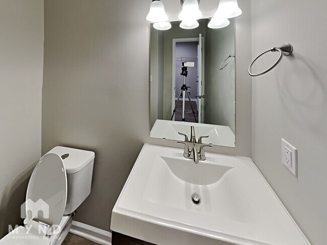 Building Photo - 11550 Stewarts Crossing Dr