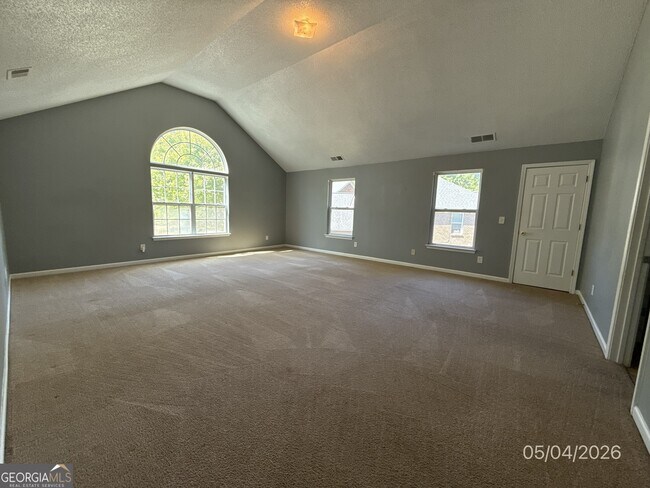 Building Photo - 1002 Odelle Cir
