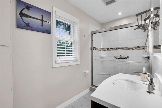 Building Photo - 101 Pompano Dr SE