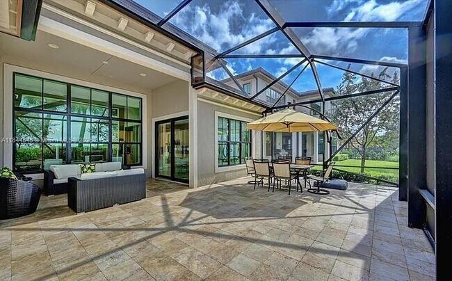 Building Photo - 8855 Watercrest Cir W
