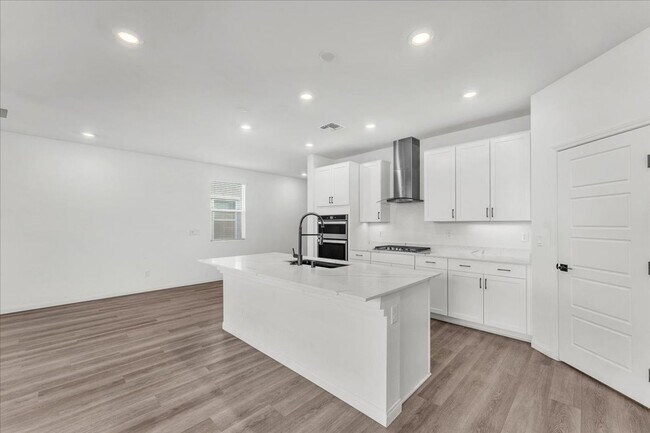 Building Photo - Gorgeous Five Bedroom in the SW! Solar panels!