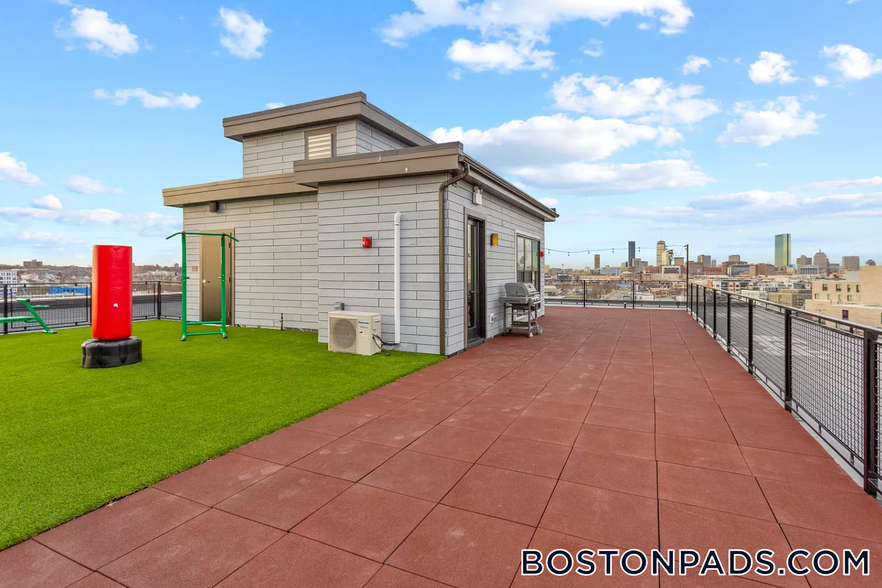 Building Photo - 1258 Massachusetts Ave