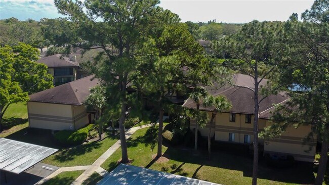 Building Photo - 2673 Sabal Springs Cir
