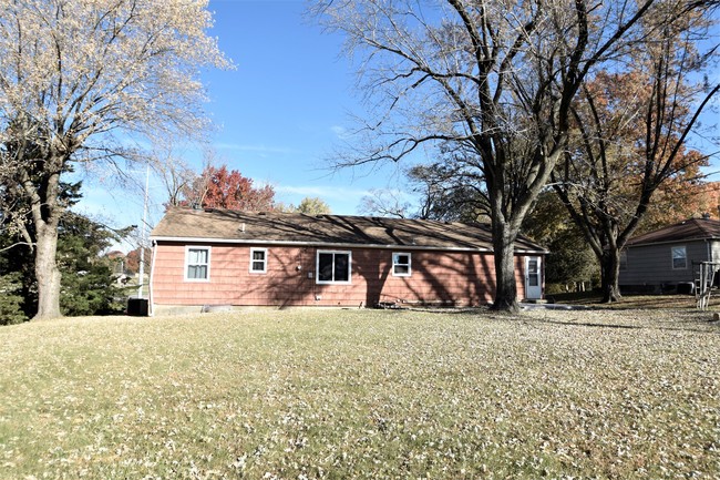 Building Photo - 6527 Troup Ave