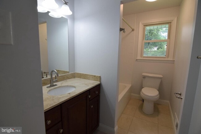 Building Photo - 217 Limestone Ln