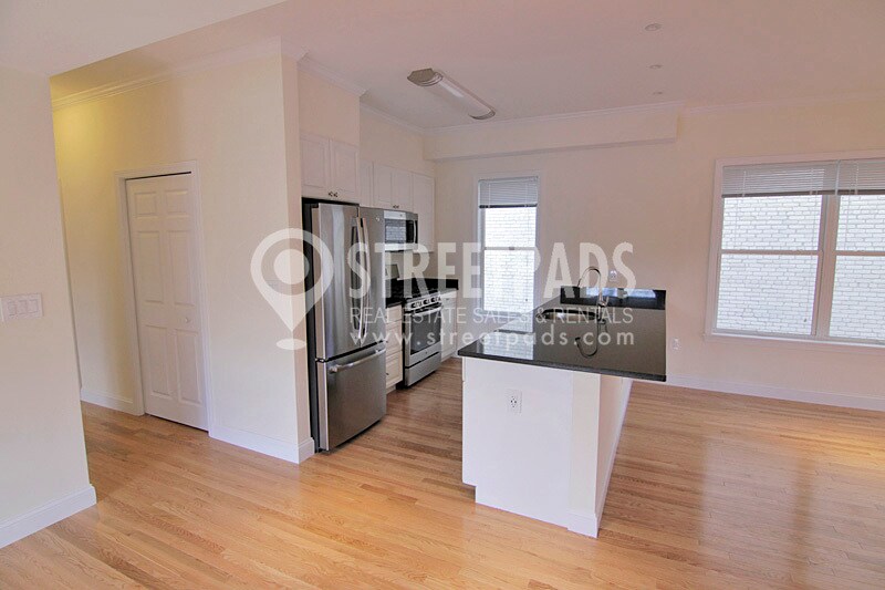 Building Photo - 15 Langdon St