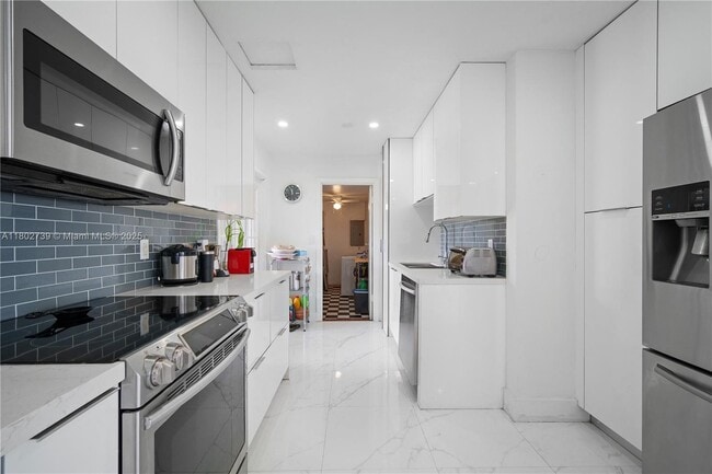 Building Photo - 1314 W 80th St