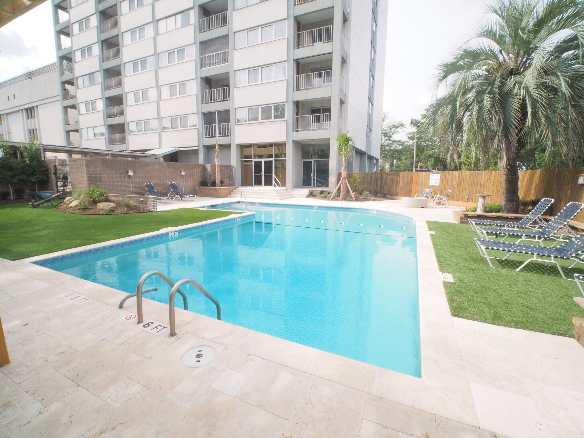 Building Photo - 1520 Senate St