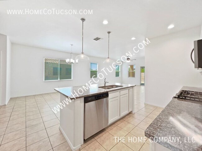 Building Photo - 7540 S Circulo Rio Blanco