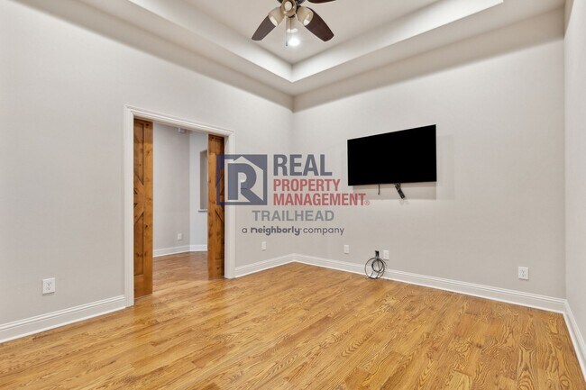 Building Photo - 113 Maral Ln