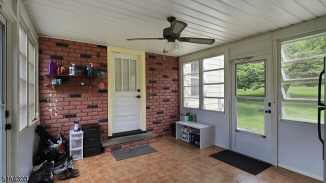 Building Photo - 1496 Washington Valley Rd