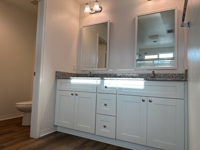 Building Photo - Spacious 4-Bedroom in Riverside with 3 Full Baths - 2700 Sq Ft of Space