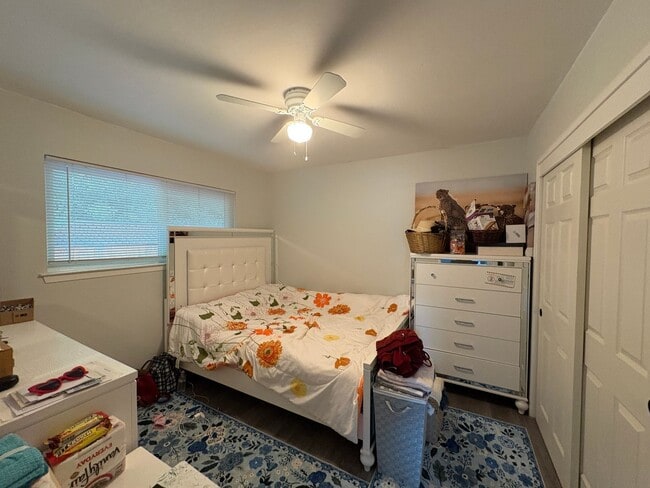 Building Photo - 5404 Gibbons Dr