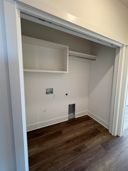 Building Photo - 4833 N Vassar Ave