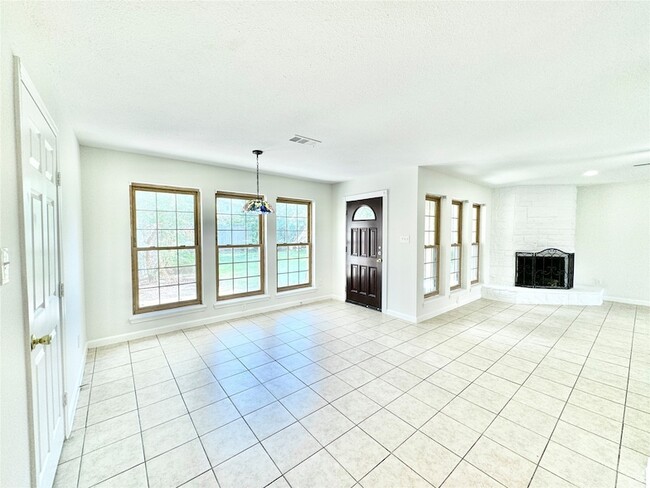 Building Photo - 7914 Oakington Dr