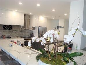 Building Photo - 1500 S Ocean Blvd