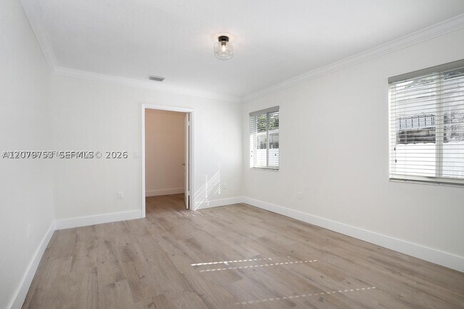 Building Photo - 3509 SW 23rd Terrace