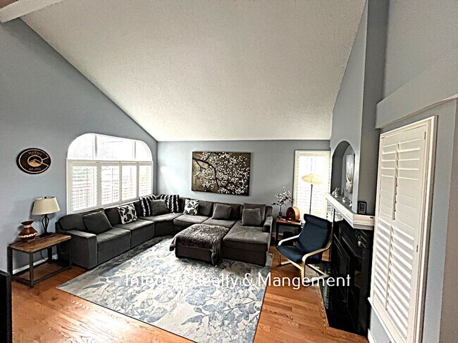 Building Photo - 4 bed 4 bath 1,954 sq ft-19151 E Garden Pl. Centennial Co 80015
