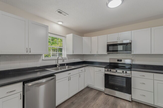 Building Photo - 2827 Shiloh Cir