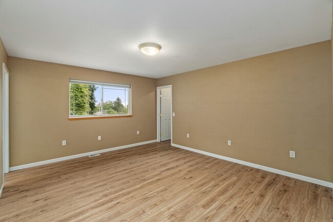 Building Photo - 502 E Ferndale Ave