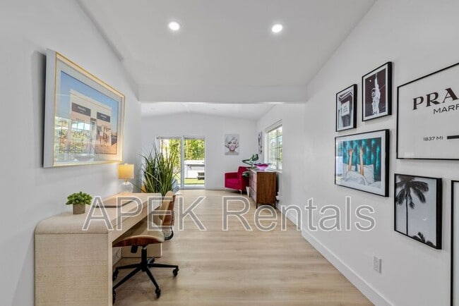 Building Photo - 2056 Paseo Roseta