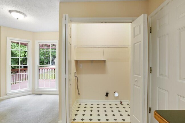 Building Photo - 1312 Dungan Dr NW
