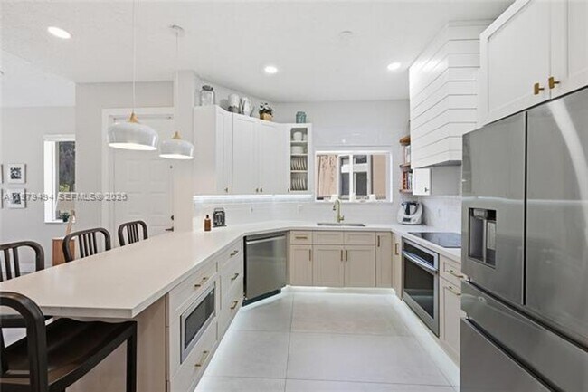 Building Photo - 1166 SW 158th Way