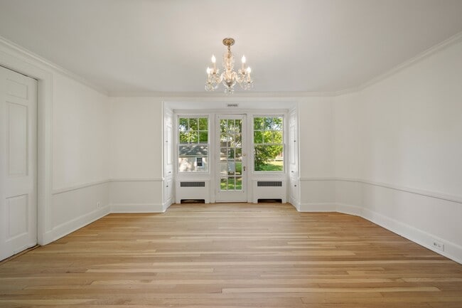 Building Photo - 55 Loughlin Ave