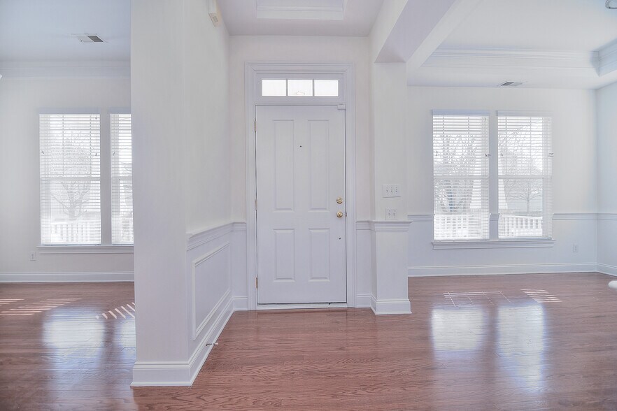 Building Photo - 7819 Chaddsley Dr