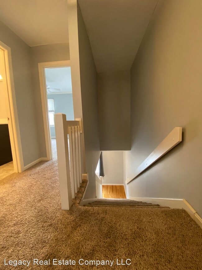 Building Photo - 2 br, 1.5 bath House - 4 Smithfield Road #10