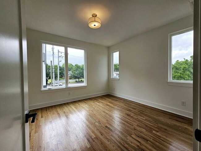 Building Photo - 522 Cliff Cir