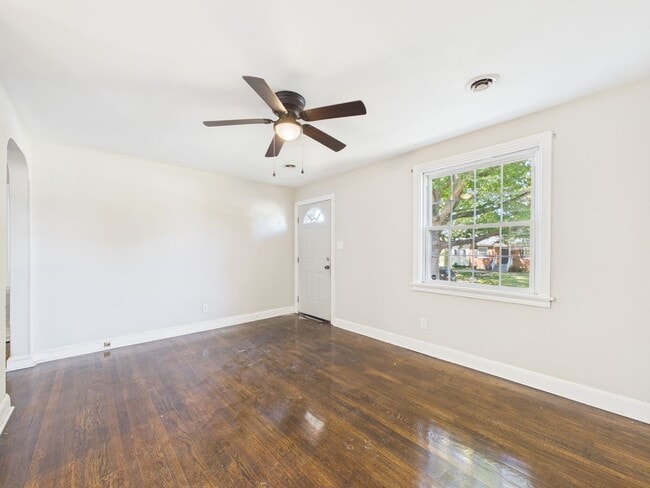 Building Photo - 4605 Eastover Ave