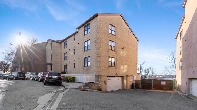 Building Photo - 6509 Liberty Ave